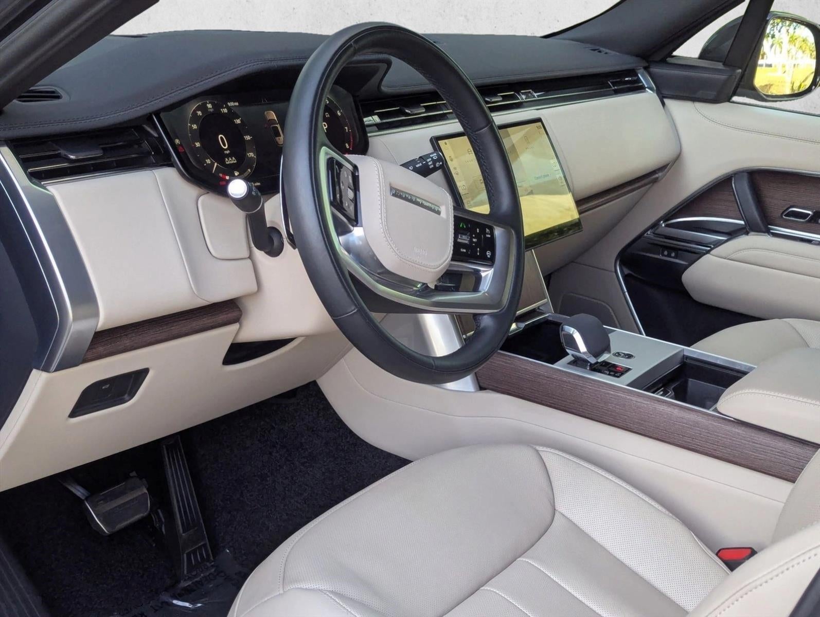 2024 Land Rover Range Rover P530 SE SWB