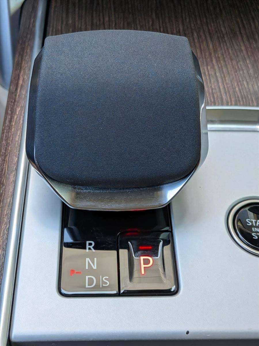 2024 Land Rover Range Rover P530 SE SWB