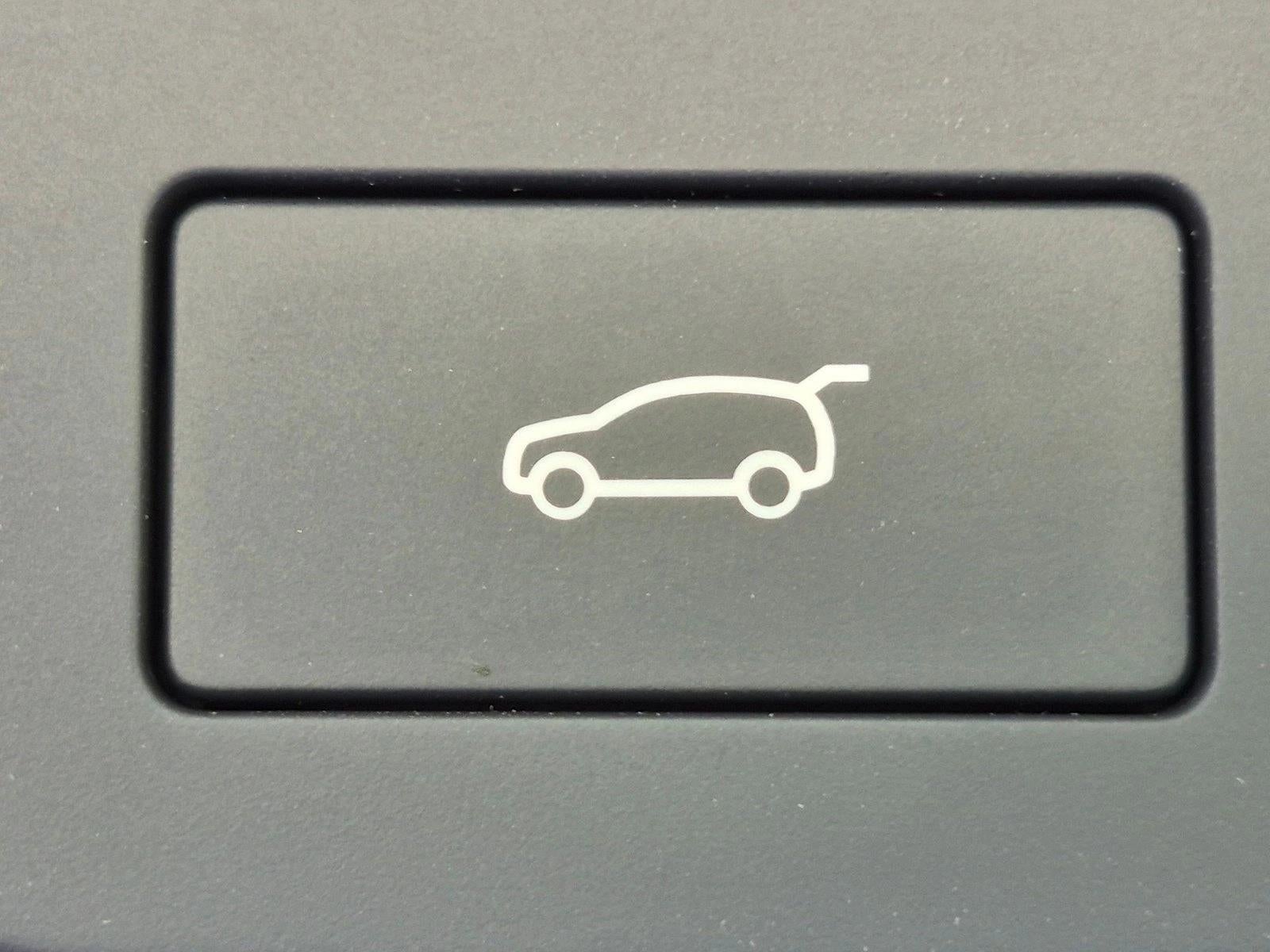 2026 Land Rover Range Rover P530 SE SWB