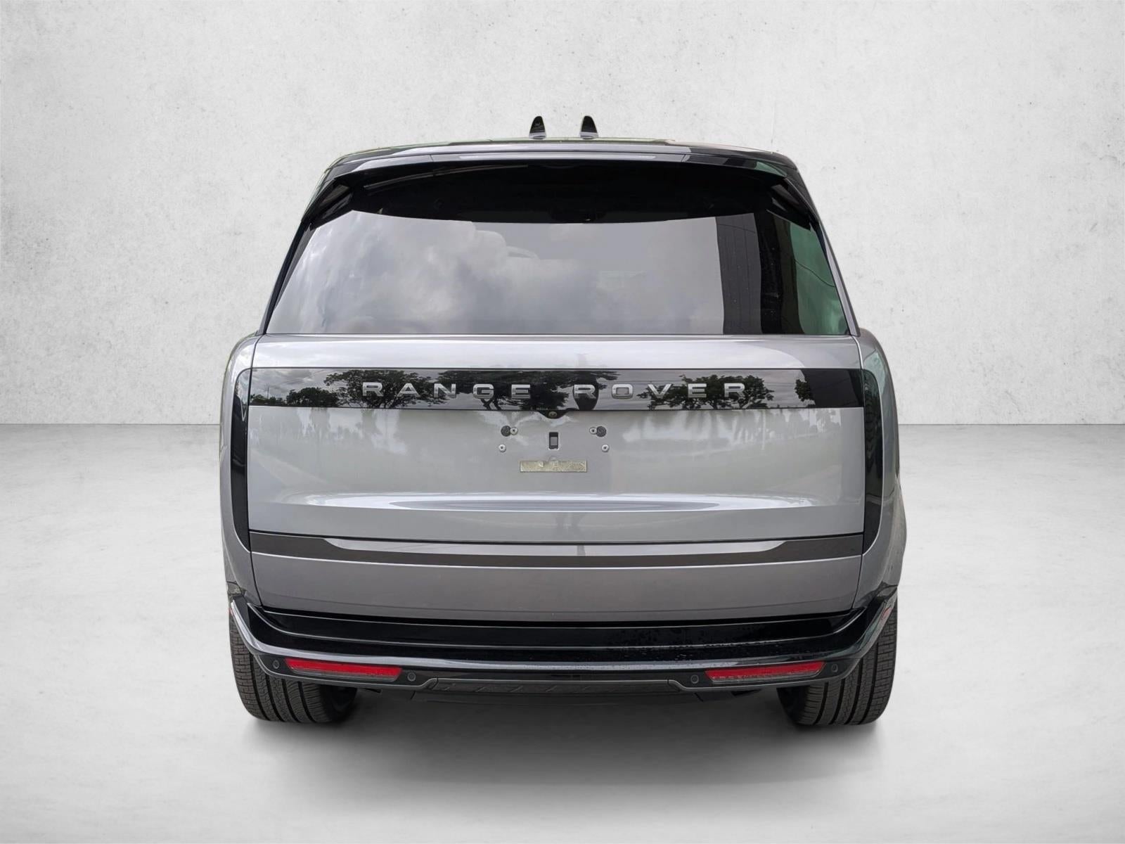 2025 Land Rover Range Rover P550e SE SWB