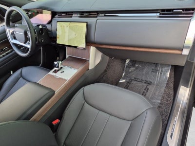 2025 Land Rover Range Rover P400 SE SWB