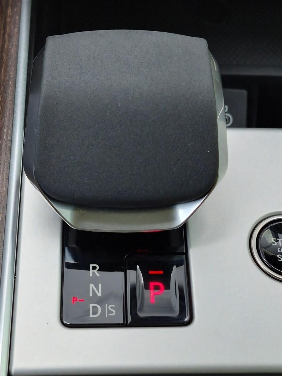 2024 Land Rover Range Rover P400 SE SWB