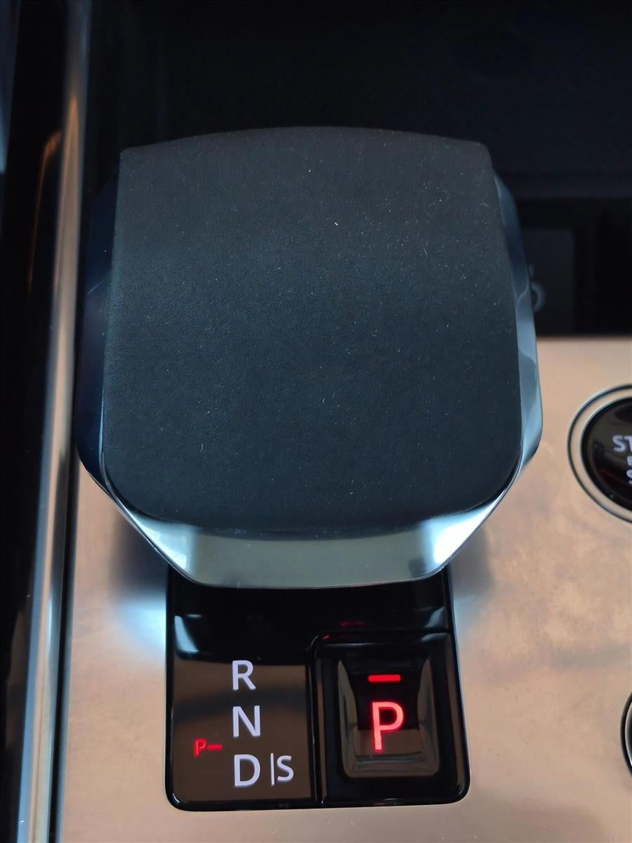 2023 Land Rover Range Rover P400 SE SWB