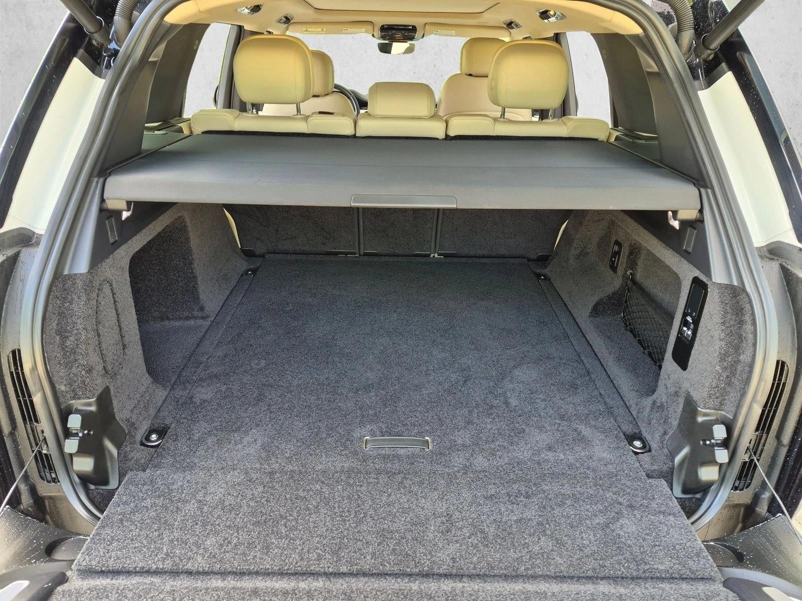 2023 Land Rover Range Rover P400 SE SWB