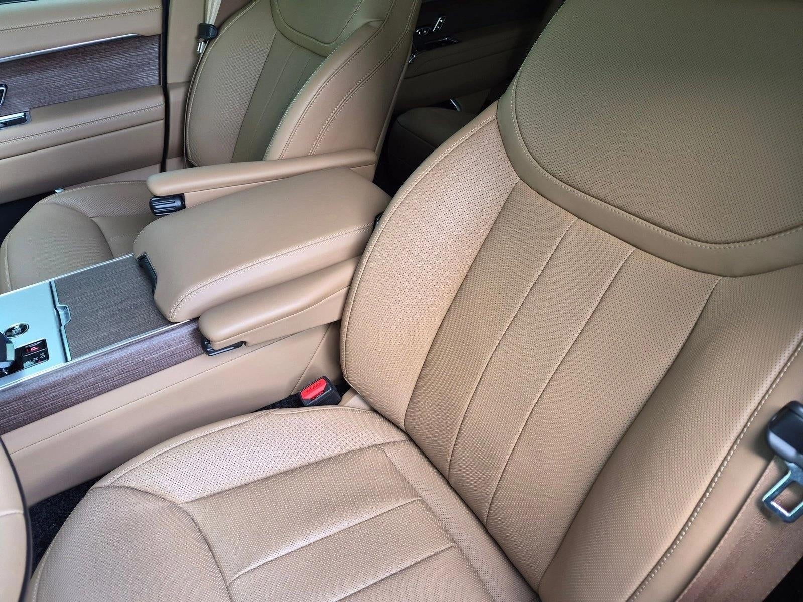 2026 Land Rover Range Rover P530 SE LWB 7 Seat