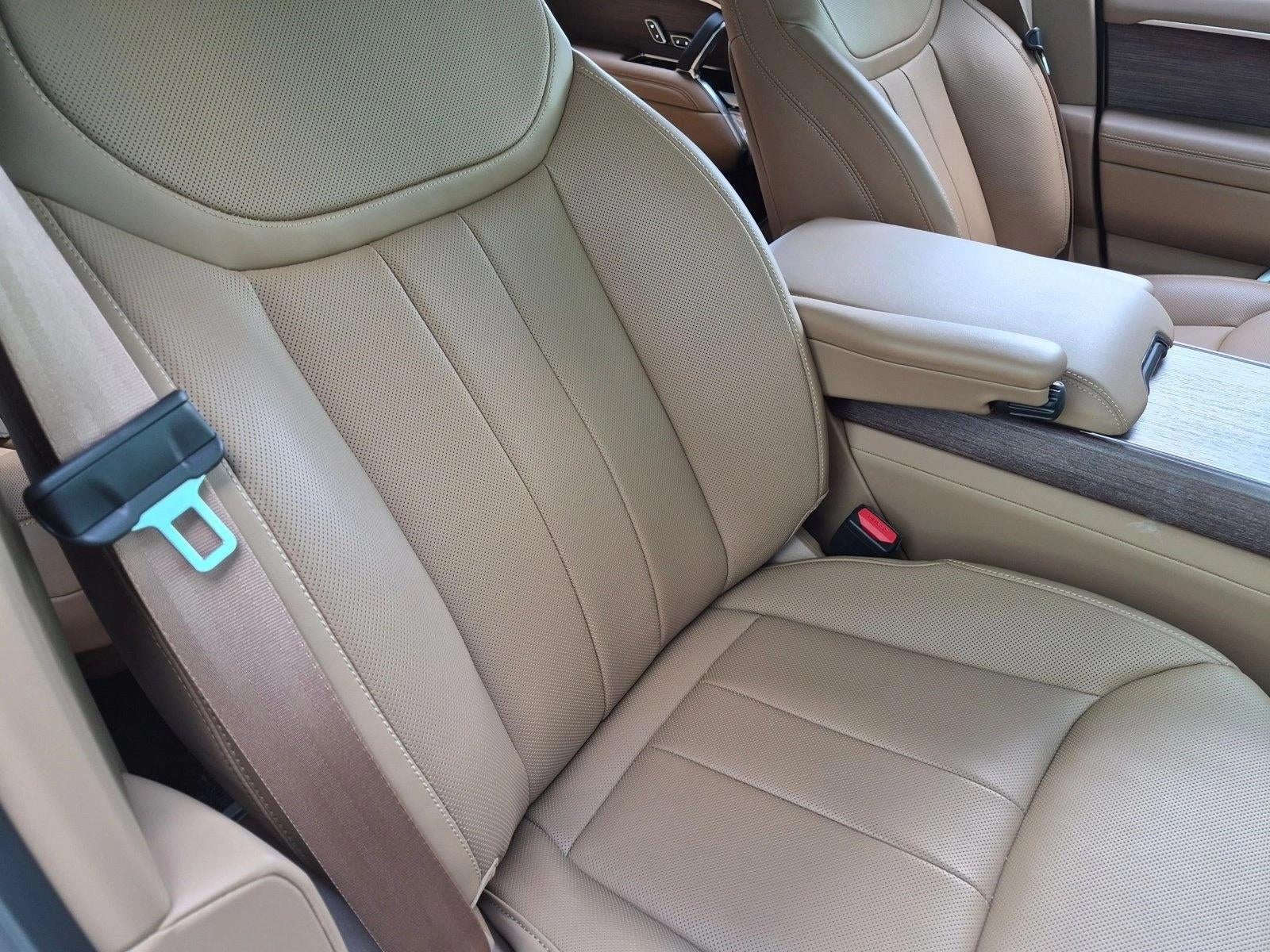 2026 Land Rover Range Rover P530 SE LWB 7 Seat