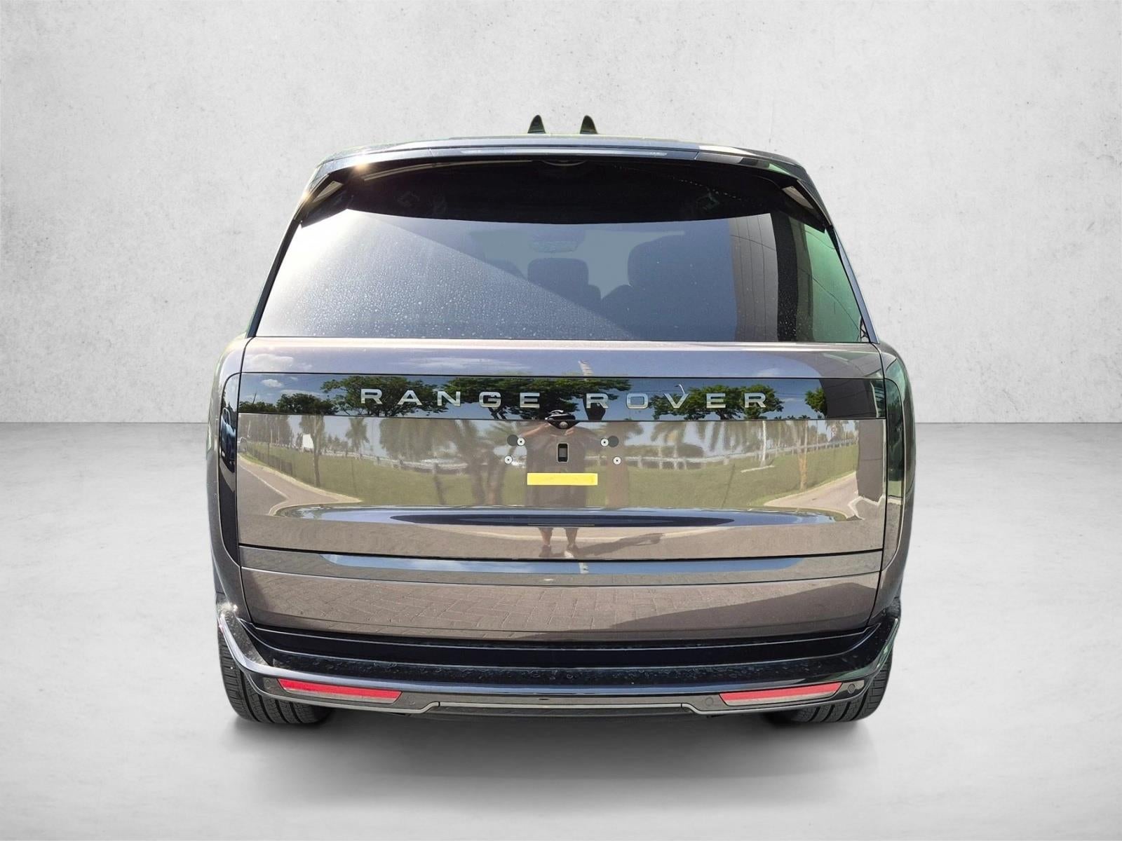 2026 Land Rover Range Rover P530 SE LWB 7 Seat
