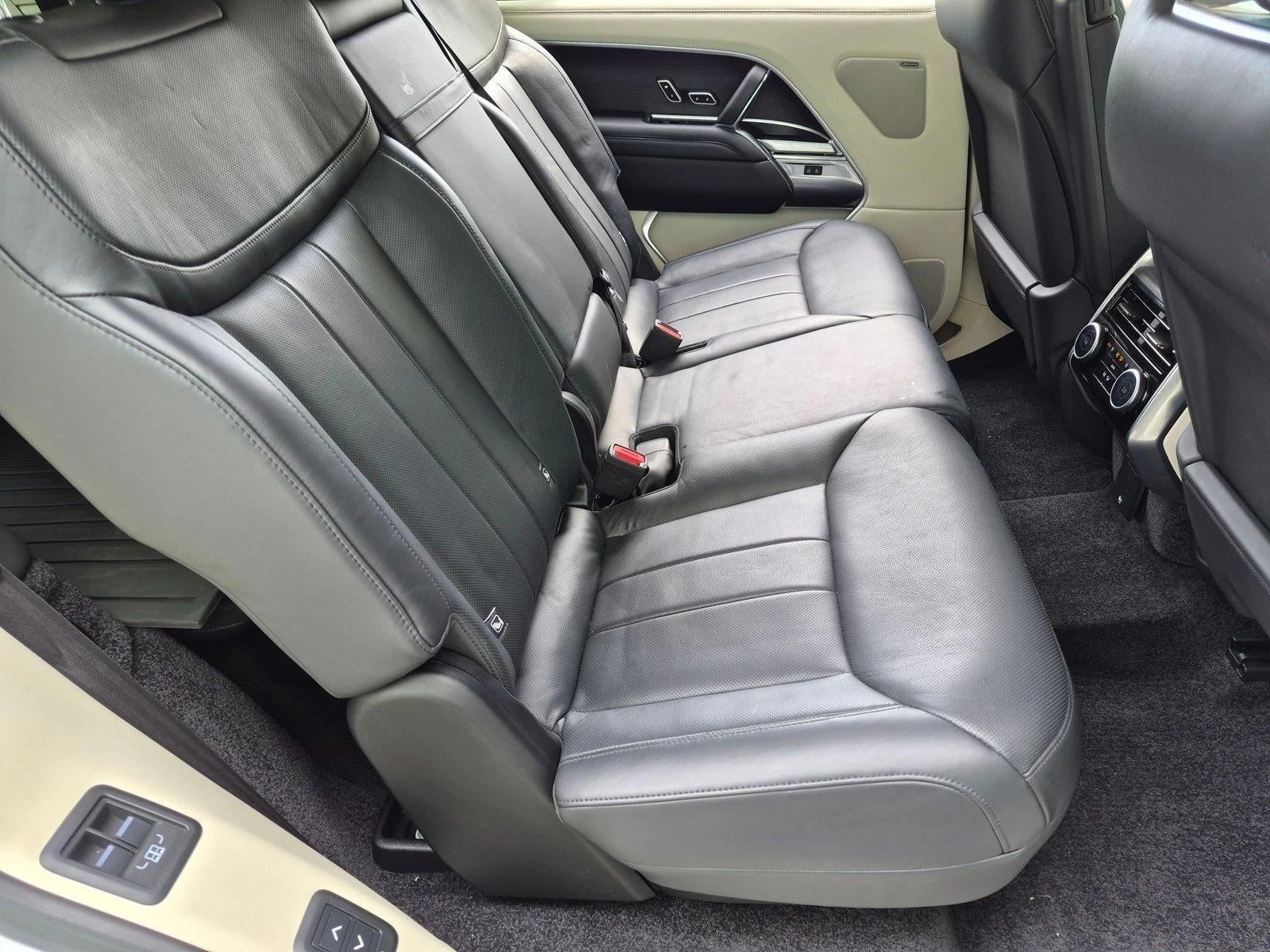 2023 Land Rover Range Rover P400 SE LWB 7 Seat