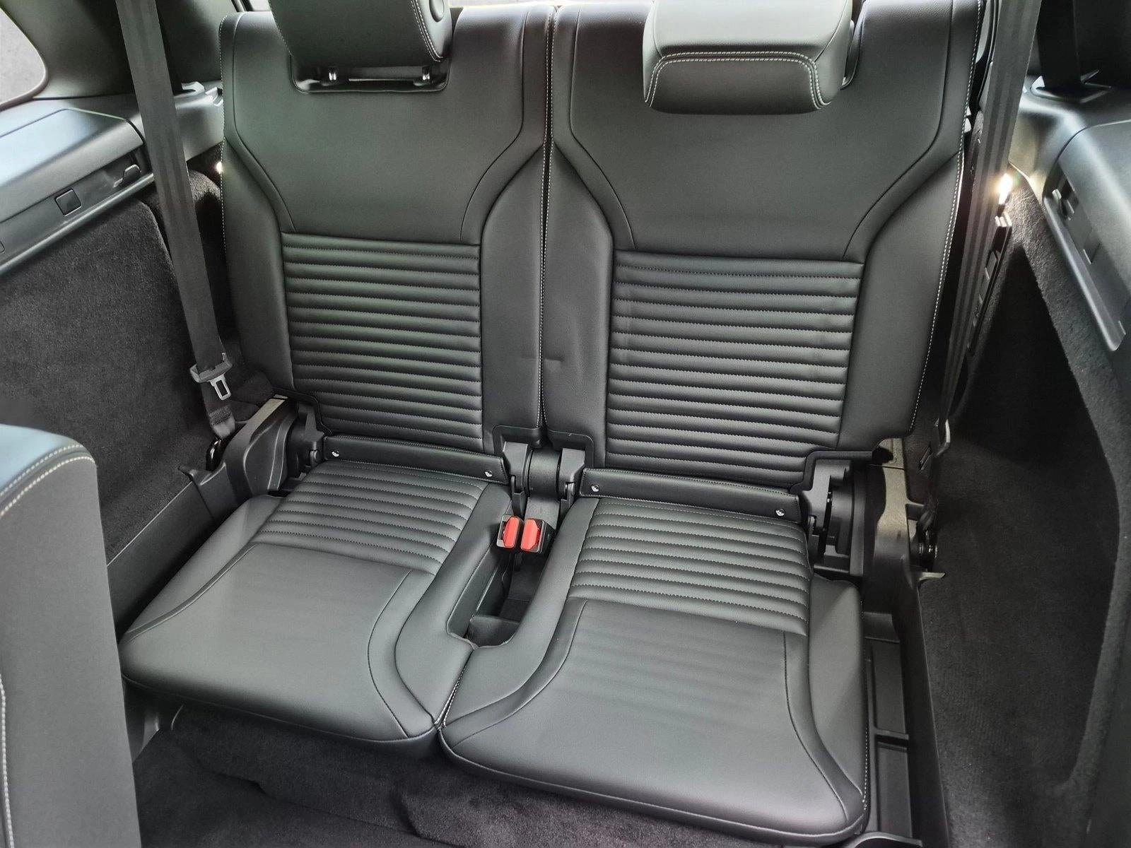2025 Land Rover Discovery P300 S