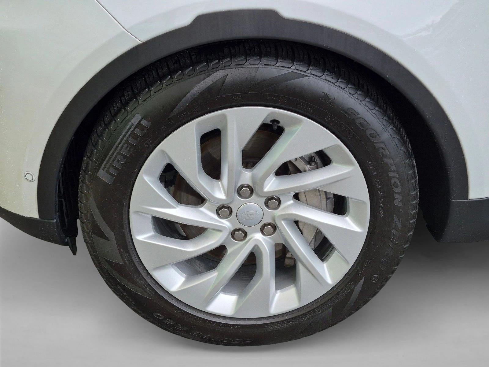 2025 Land Rover Discovery P300 S
