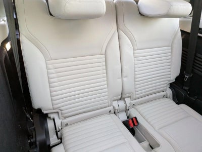 2025 Land Rover Discovery P360 Dynamic SE