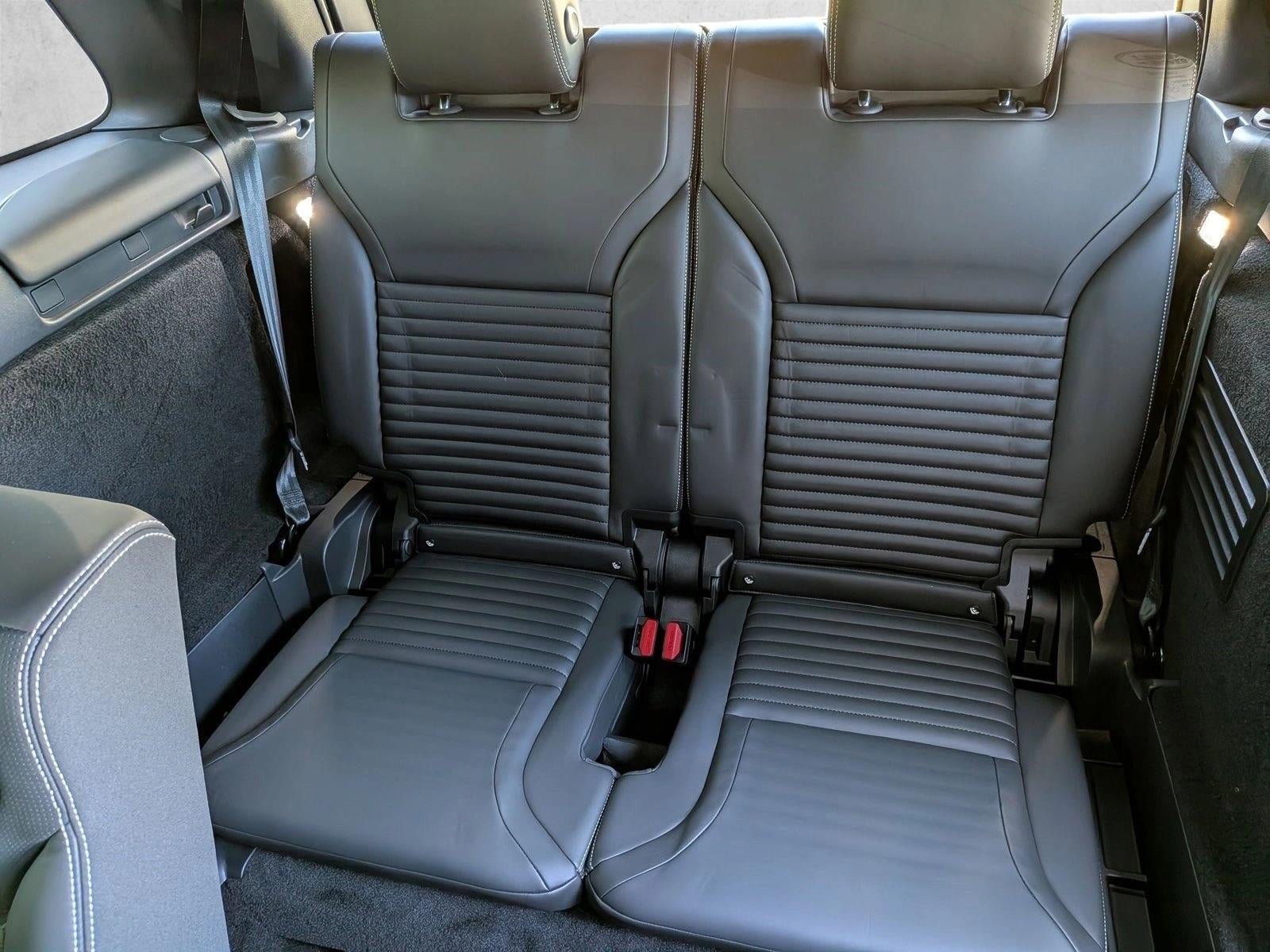 2023 Land Rover Discovery P300 S R-Dynamic