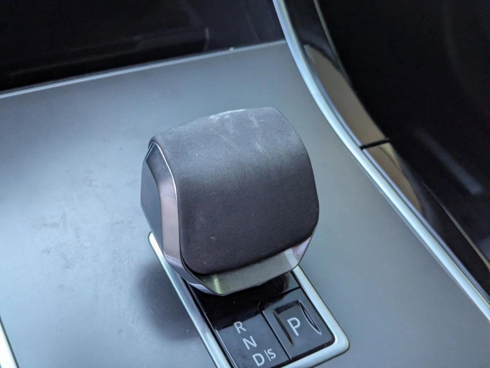 2025 Land Rover Range Rover Velar P250 Dynamic SE
