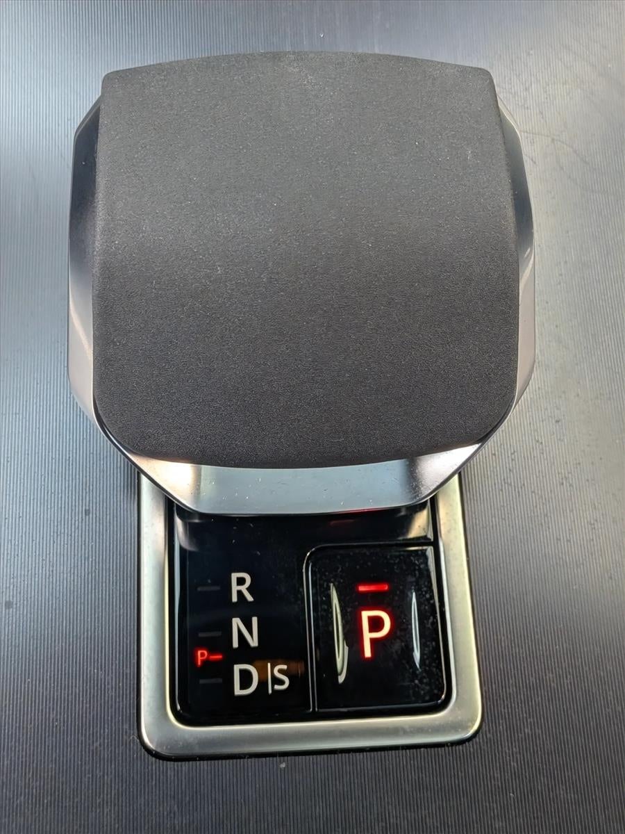 2026 Land Rover Range Rover Velar P400 Dynamic SE *Ltd Avail*