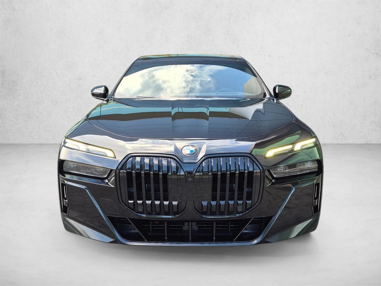 2023 BMW 760i xDrive Sedan