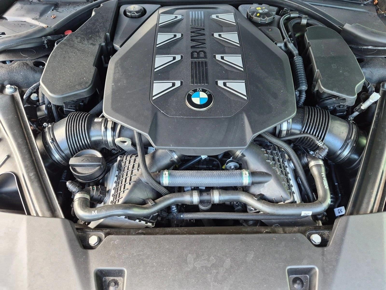 2023 BMW 760i xDrive Sedan
