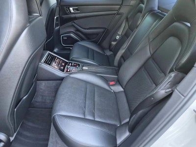 2018 Porsche Panamera RWD