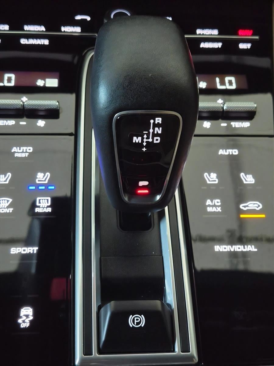 2022 Porsche Cayenne AWD