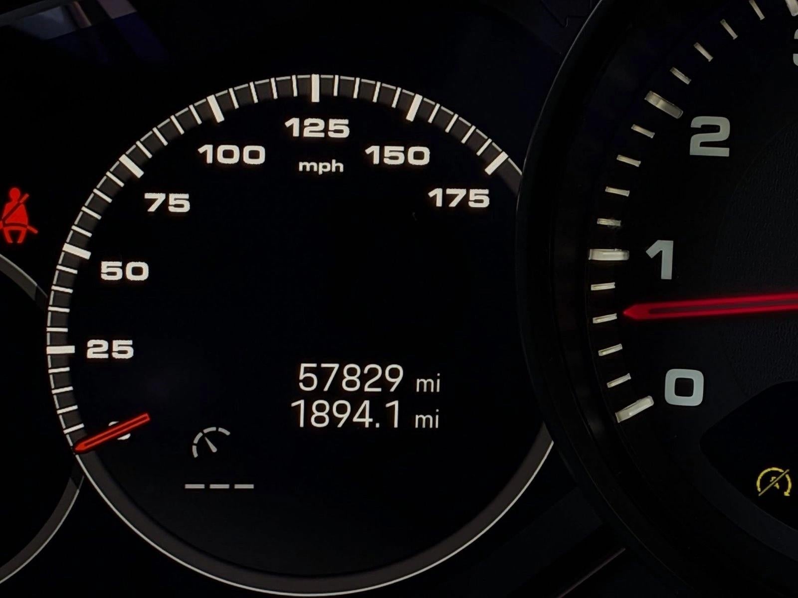 2023 Porsche Cayenne Platinum Edition AWD