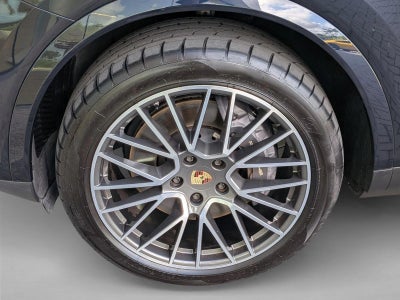 2023 Porsche Cayenne Platinum Edition AWD