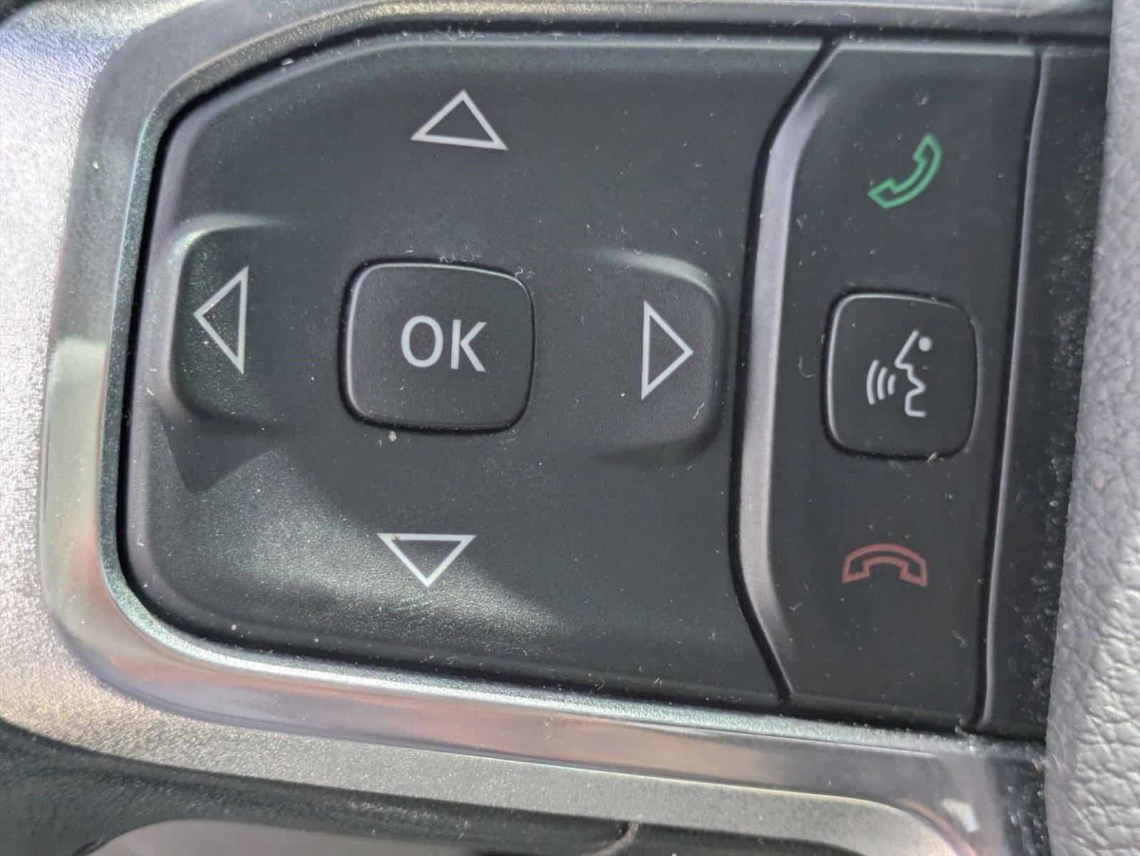 2022 RAM 1500 Laramie 4x4 Crew Cab 5'7" Box