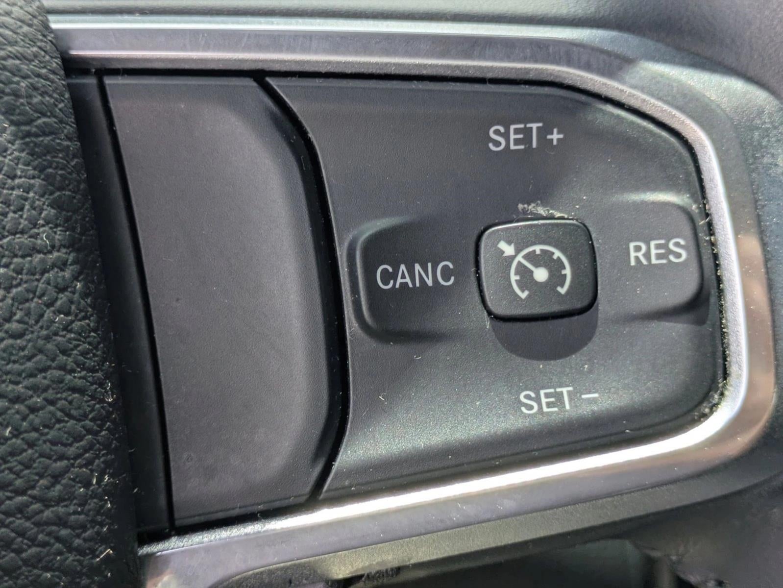 2022 RAM 1500 Laramie 4x4 Crew Cab 5'7" Box