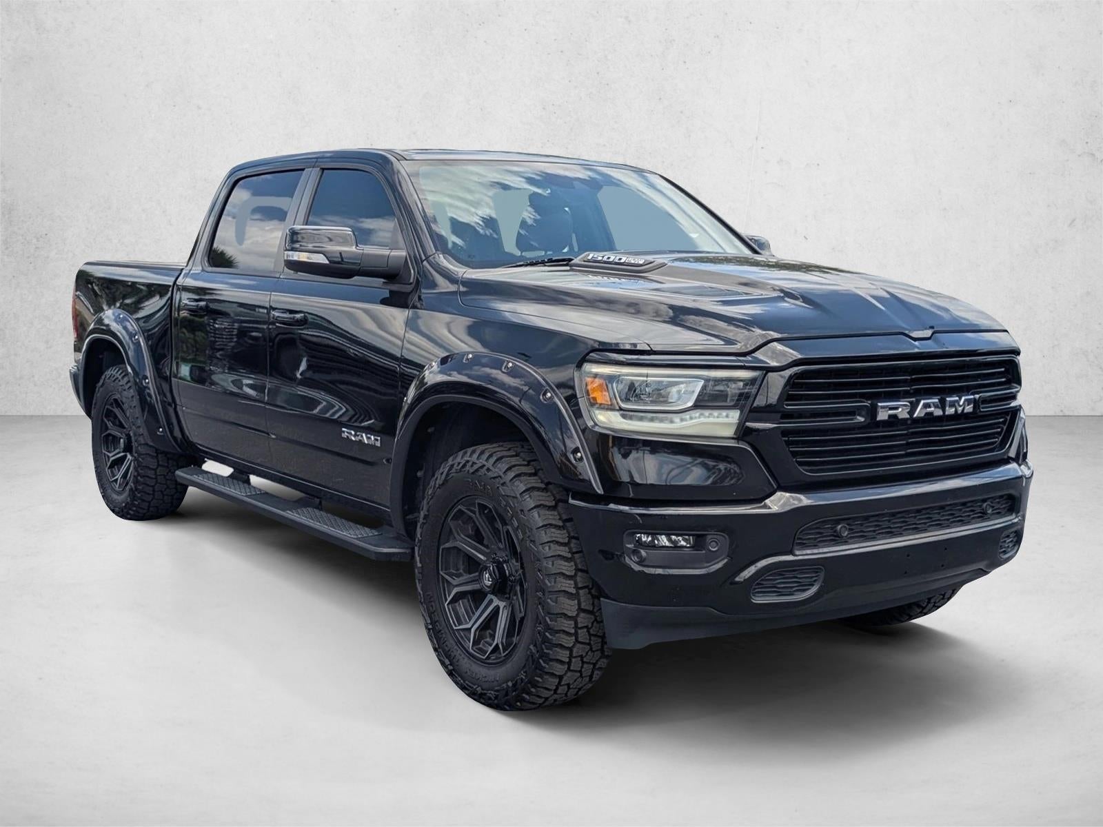 2022 RAM 1500 Laramie 4x4 Crew Cab 5'7" Box