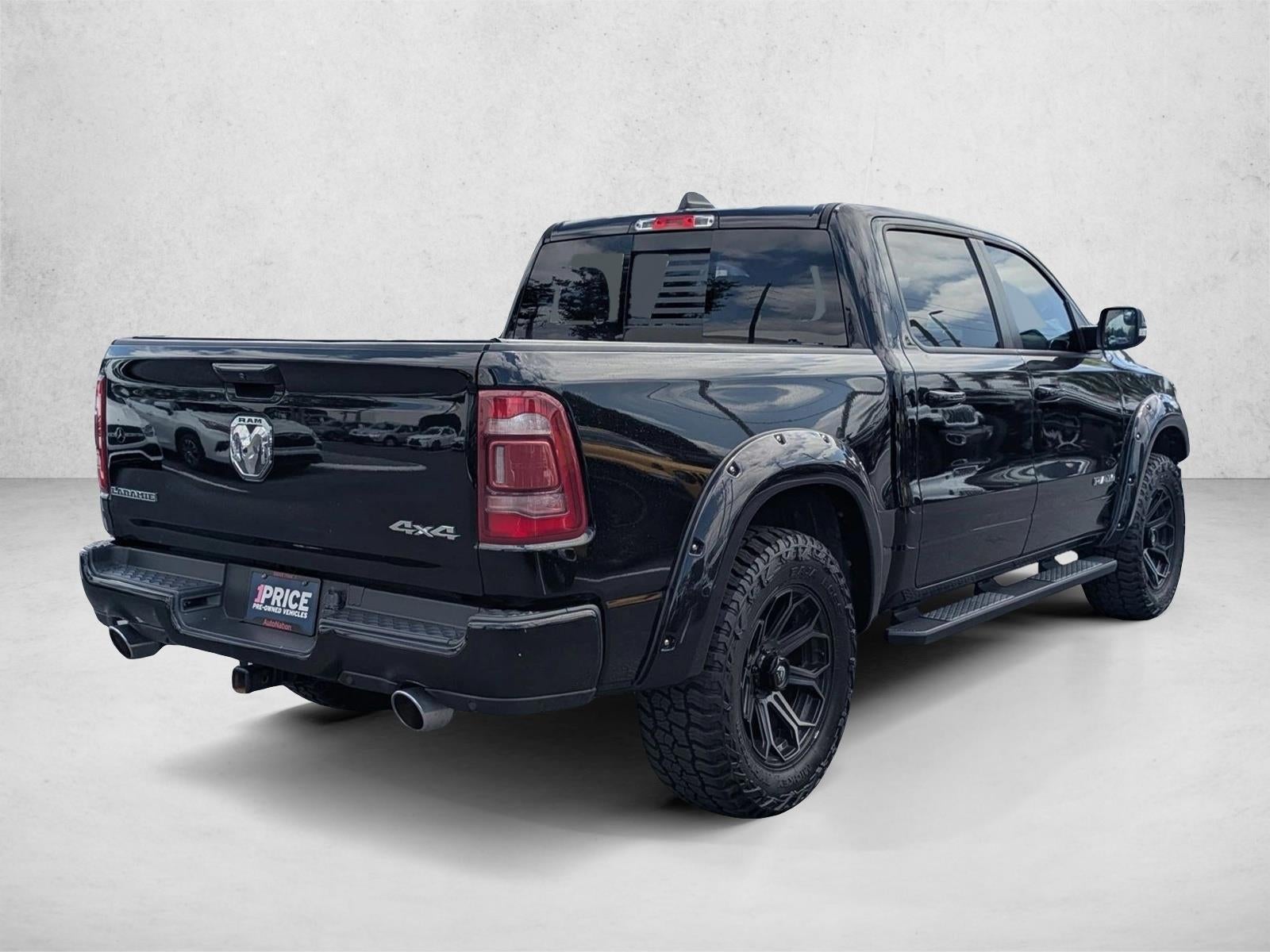 2022 RAM 1500 Laramie 4x4 Crew Cab 5'7" Box