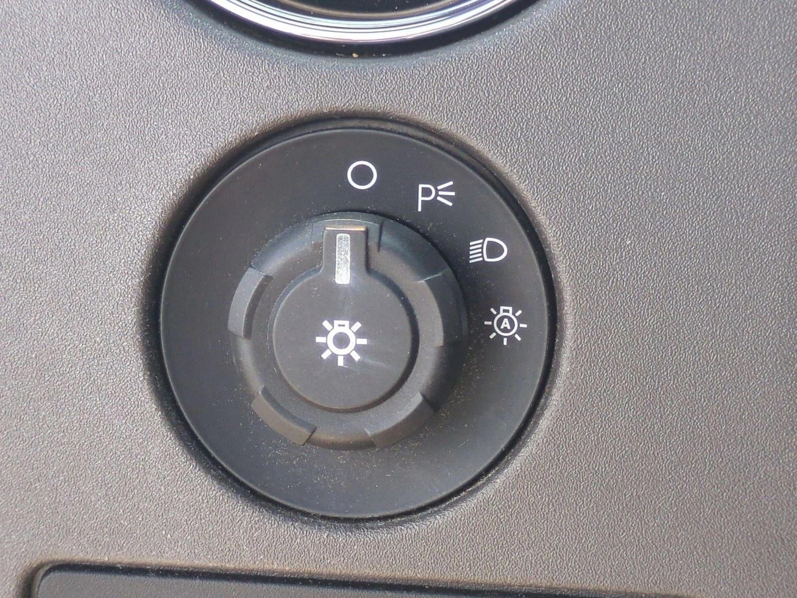 2010 Ford F-150 2WD SuperCrew 5-1/2 Ft Box XLT