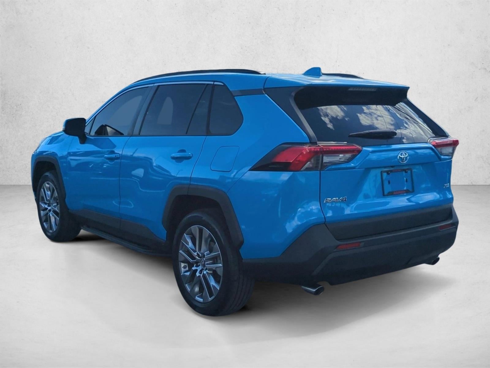 2019 Toyota RAV4 XLE Premium FWD (Natl)