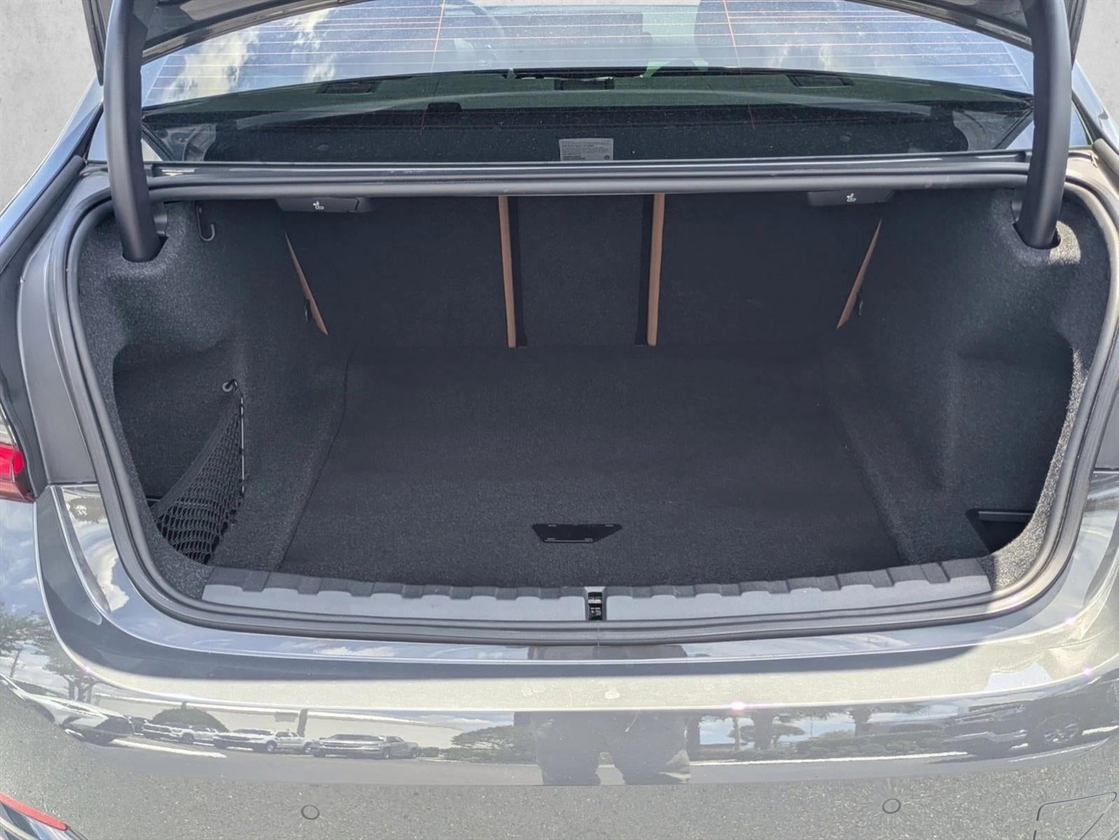 2024 BMW 330i Sedan