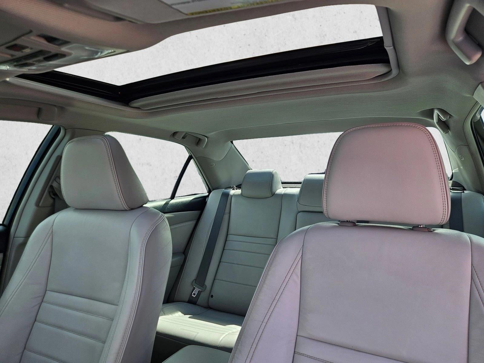 2017 Toyota Camry Hybrid XLE CVT (Natl)