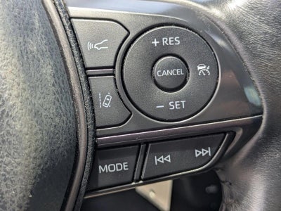 2022 Toyota Camry SE Auto (SE)