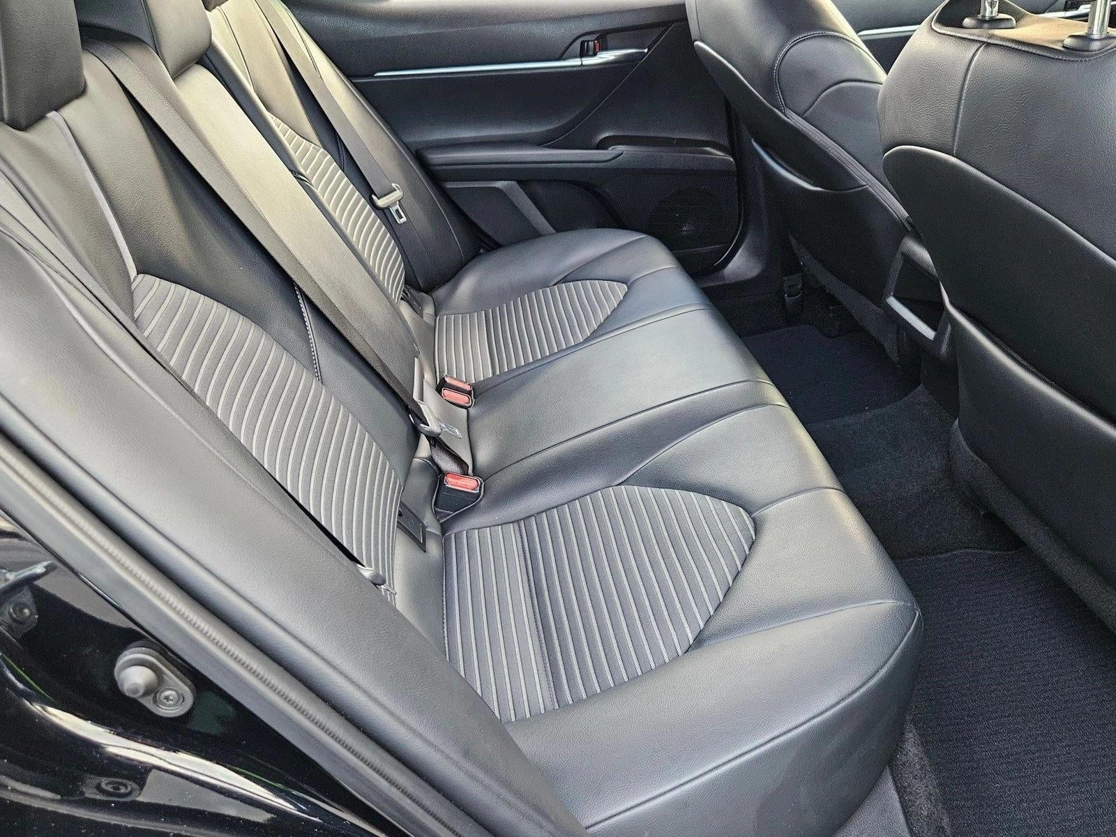 2022 Toyota Camry SE Auto (SE)