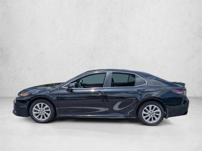 2022 Toyota Camry SE Auto (SE)