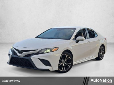 2020 Toyota Camry SE Auto (SE)