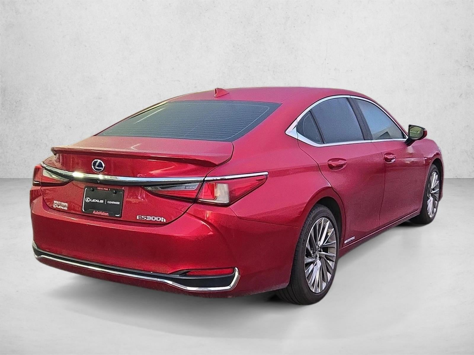 2022 Lexus ES 300h Ultra Luxury FWD