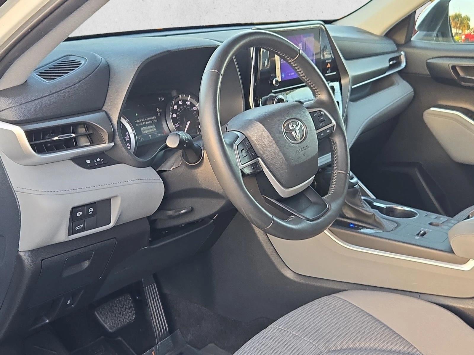 2024 Toyota Highlander LE FWD (GS)