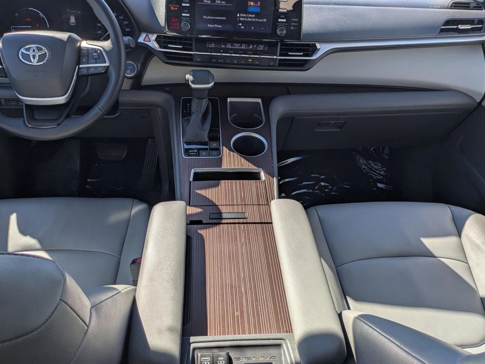 2022 Toyota Sienna XLE FWD 8-Passenger (Natl)