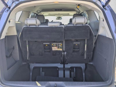 2022 Toyota Sienna XLE FWD 8-Passenger (Natl)