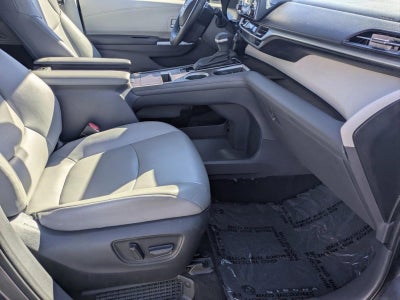 2022 Toyota Sienna XLE FWD 8-Passenger (Natl)