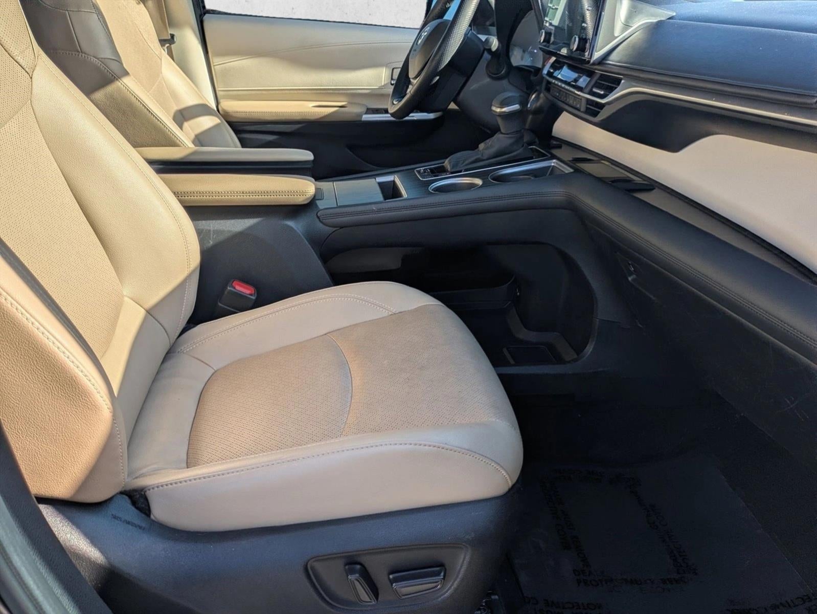 2023 Toyota Sienna Limited FWD 7-Passenger (GS)