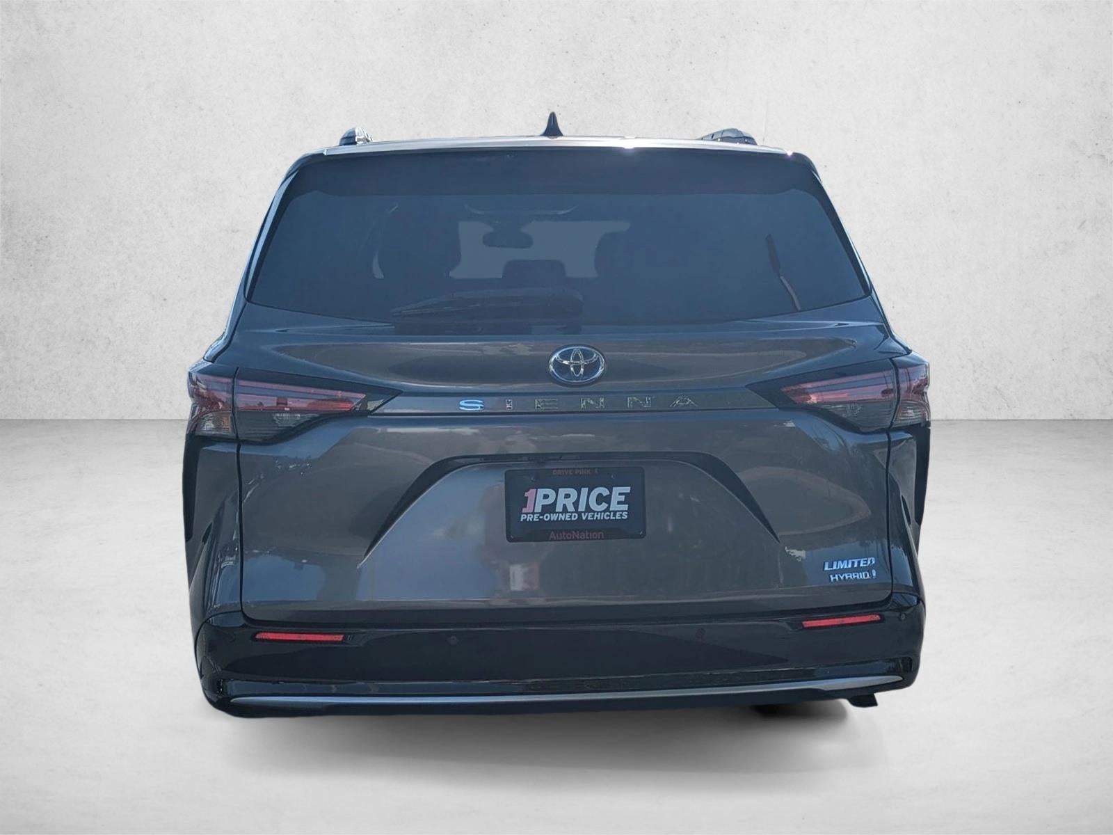 2023 Toyota Sienna Limited FWD 7-Passenger (GS)