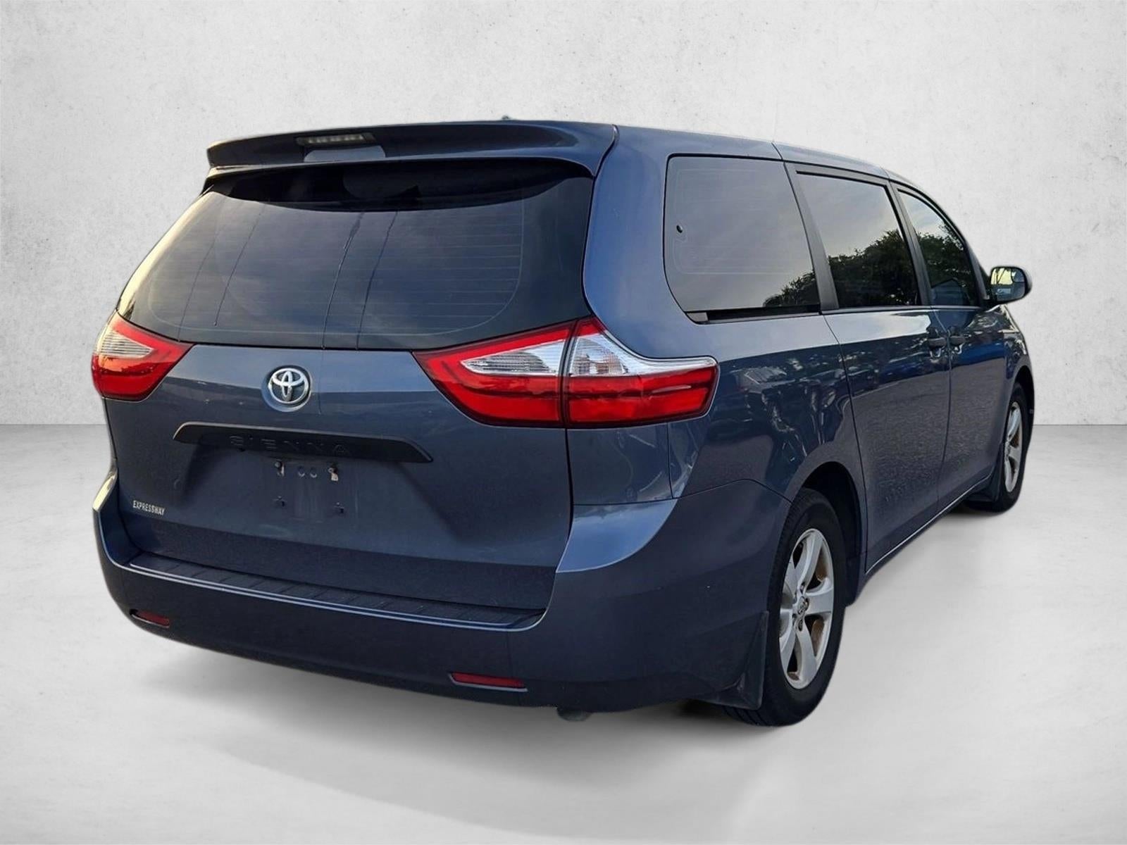 2017 Toyota Sienna L FWD 7-Passenger (Natl)