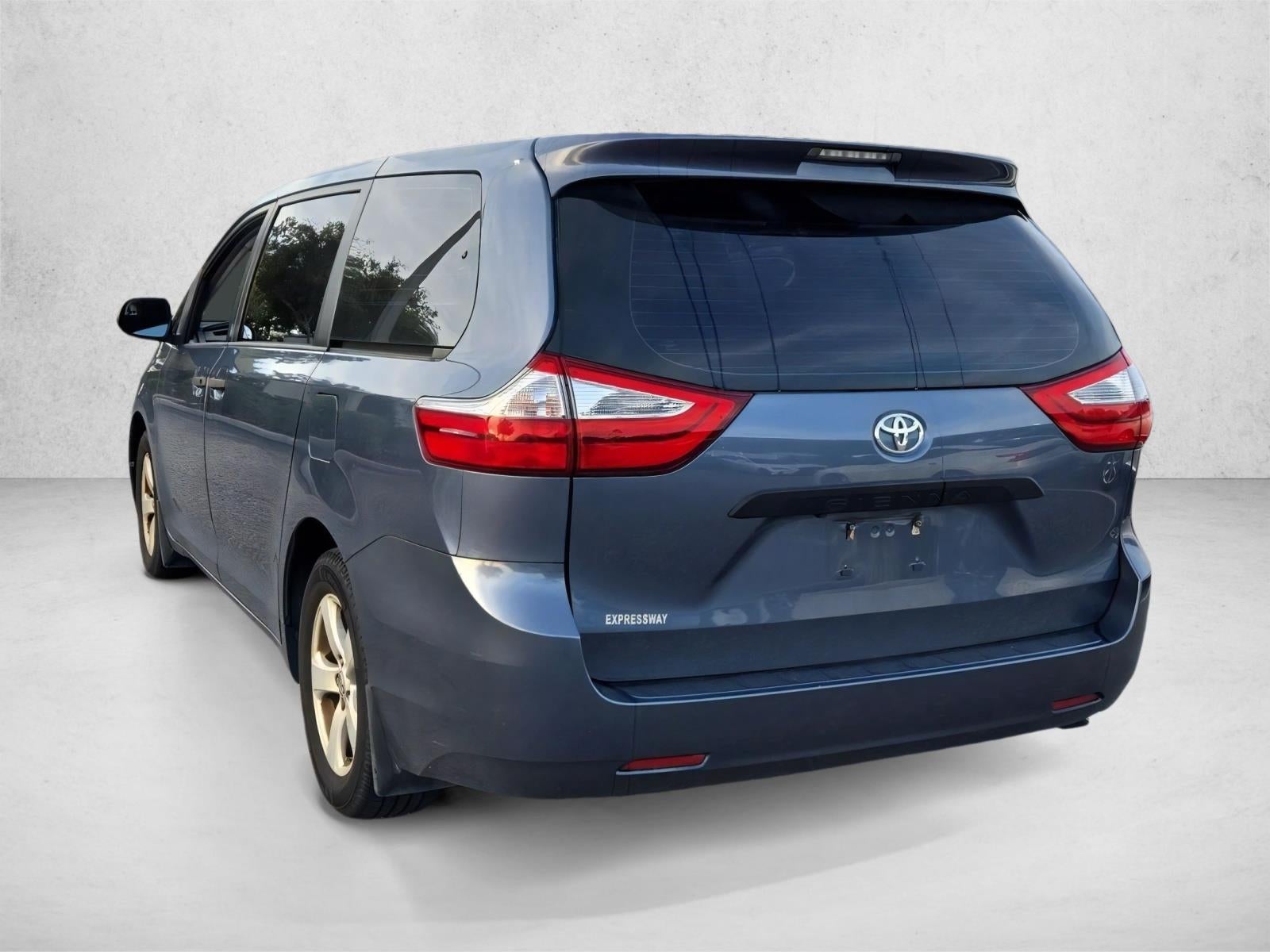 2017 Toyota Sienna L FWD 7-Passenger (Natl)