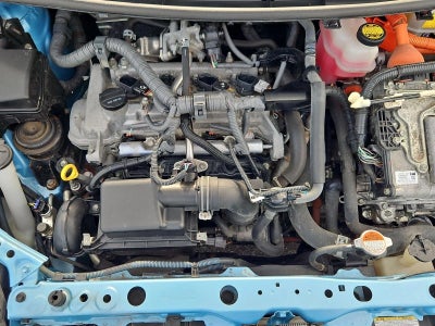 2015 Toyota Prius c 5dr HB Two (Natl)