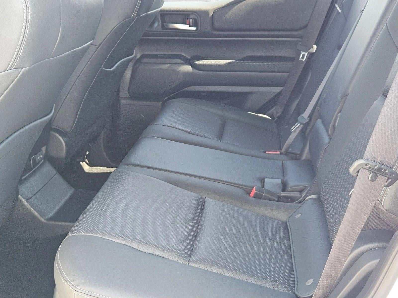 2025 Toyota Land Cruiser 4WD (GS)