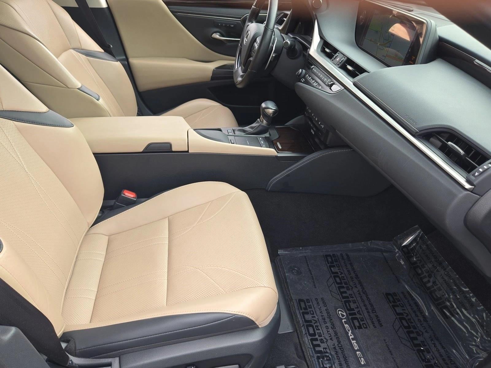 2019 Lexus ES 300h Luxury FWD