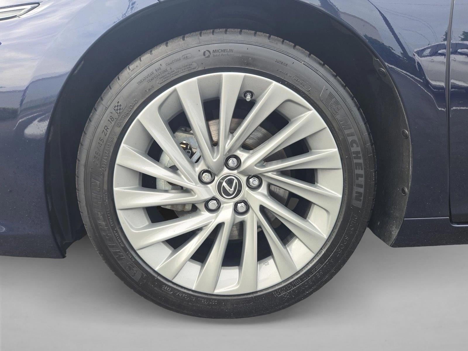 2019 Lexus ES 300h Luxury FWD