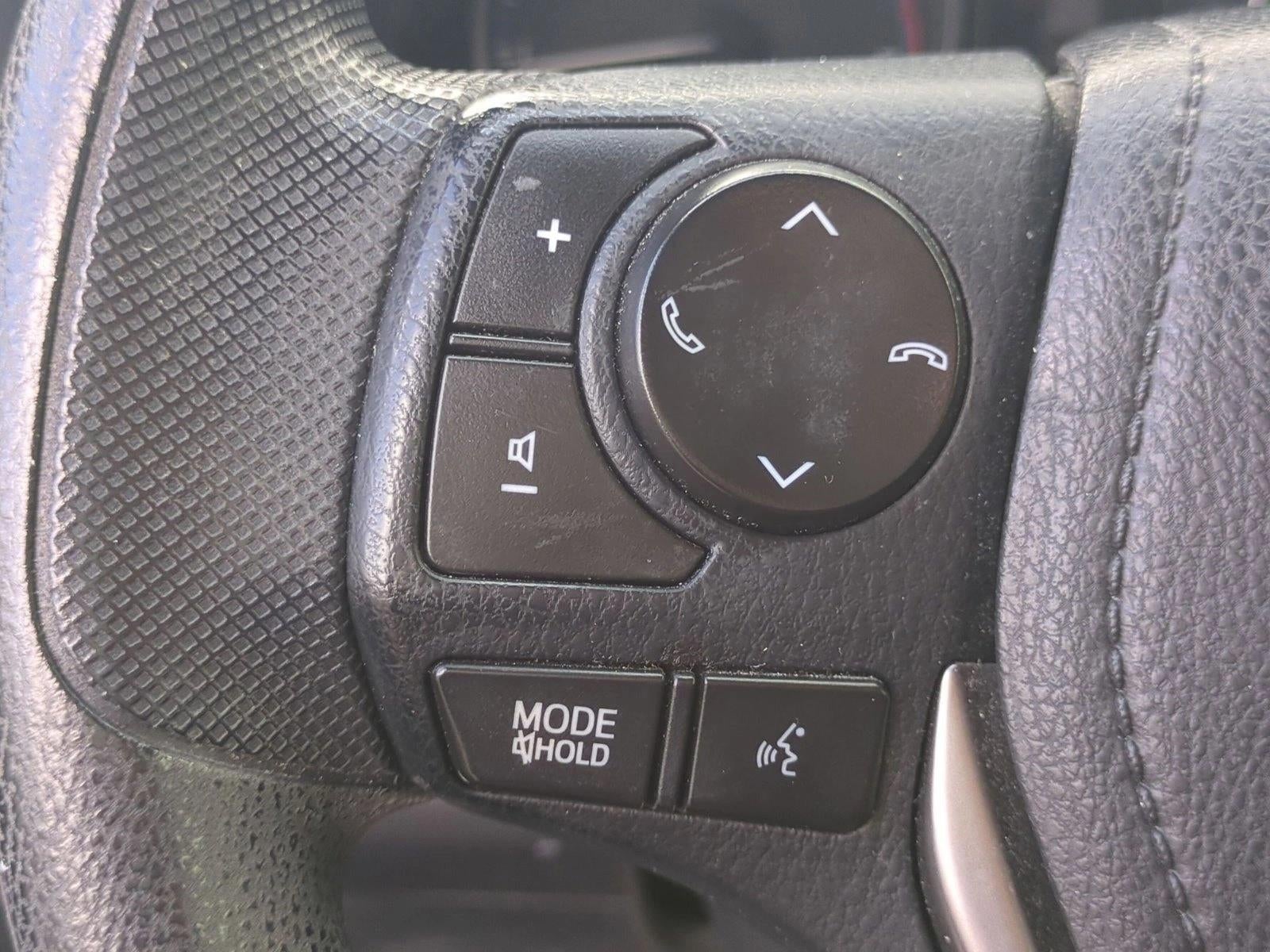 2017 Toyota RAV4 LE FWD (GS)